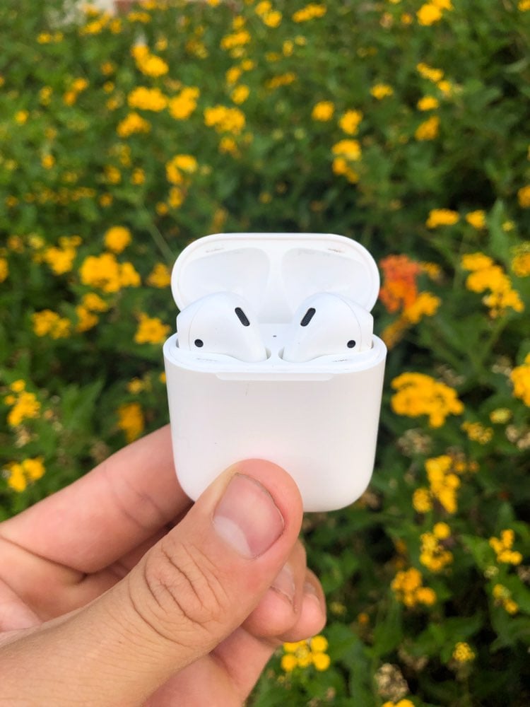 Apple Airpods Gen 2 wireless