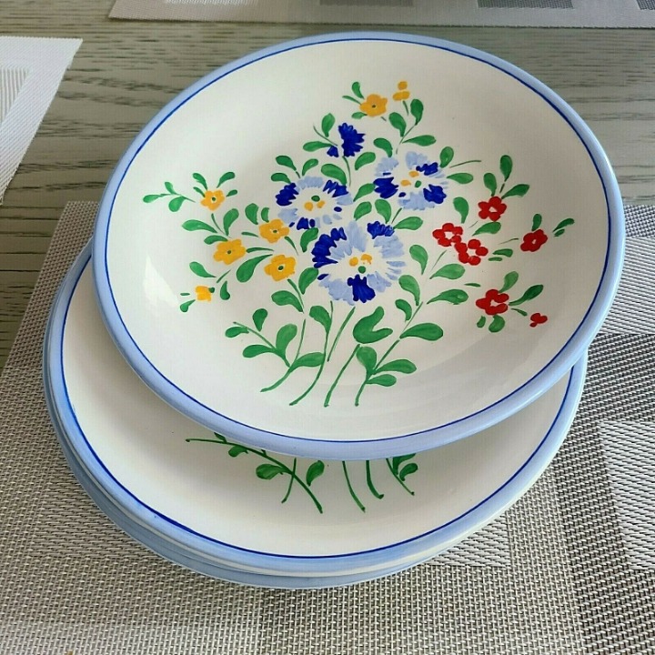 Set (5) salad Plates Italian Floral Porcelain blue rim summer garden Italy new