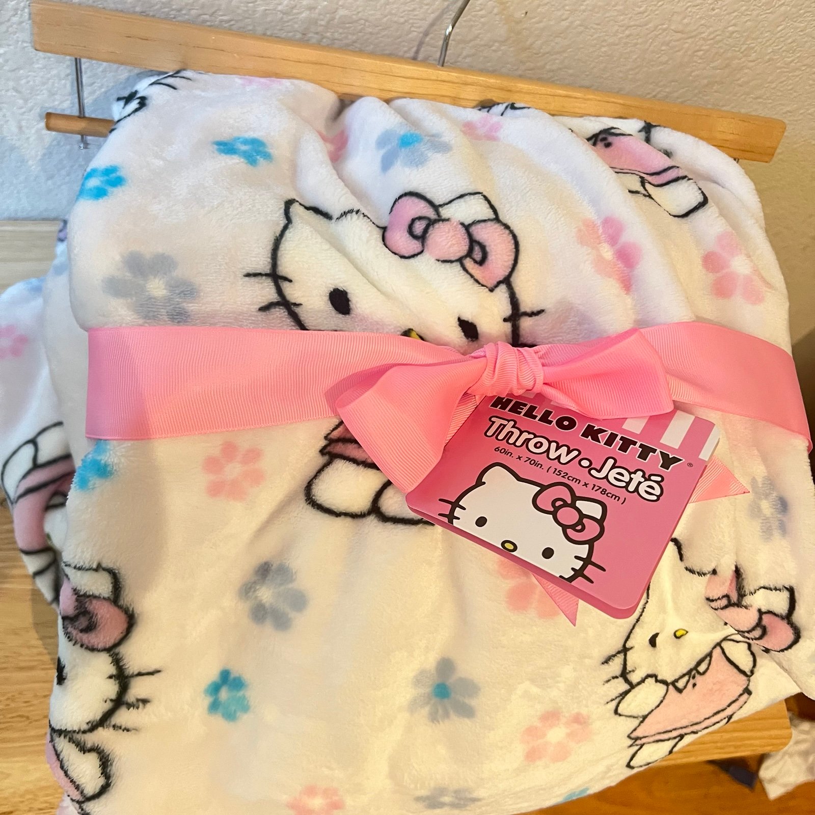 Beautiful Hello Kitty Blanket