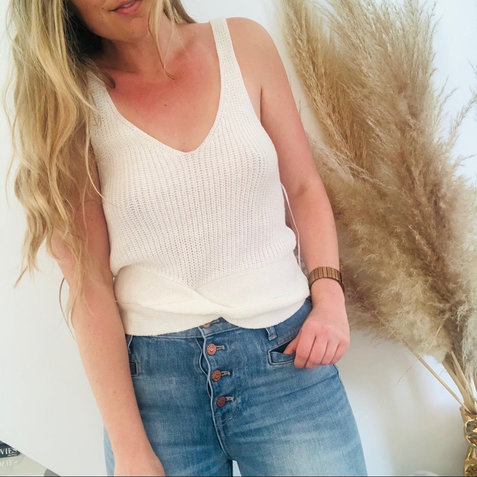 NEW LOVE TREE Boho Cream White Sweater Knit Knotted Twist VNeck Tank Top Large