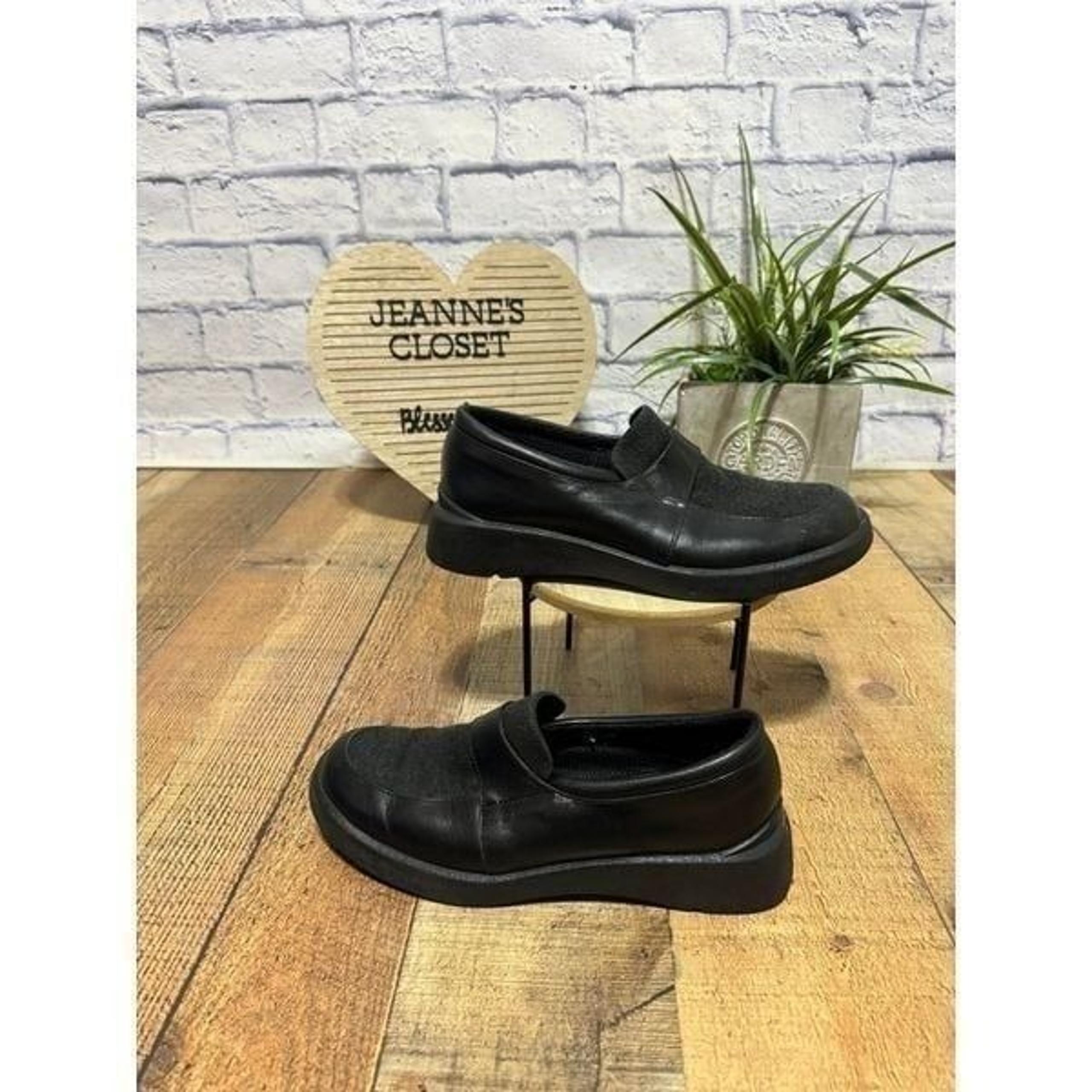 Bally taona leather loafers with flannel uppers size 8  Good pre owned condition