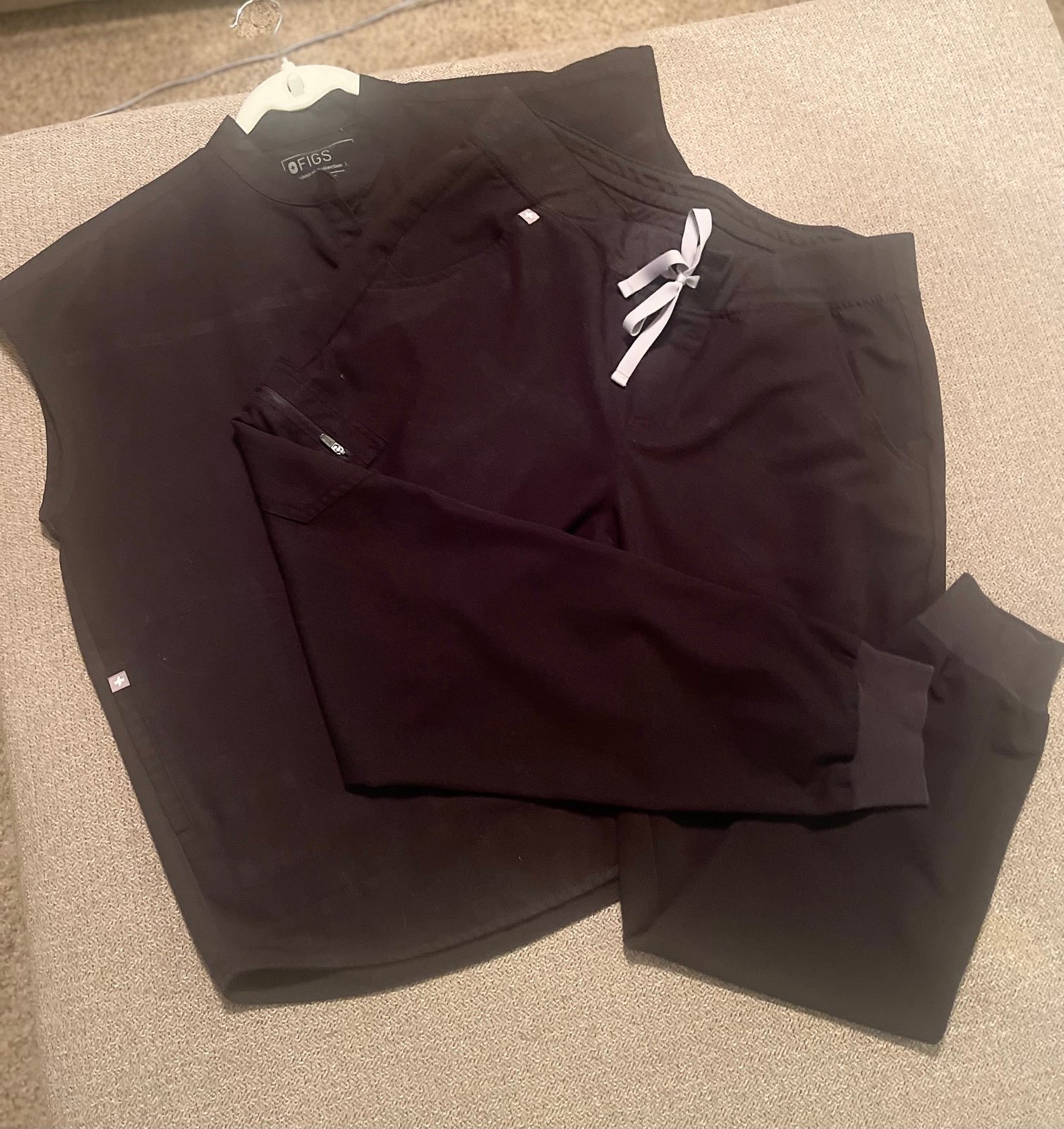 FIGS Scrub Set, BLack  Raffaella, large, Zamora jogger, large