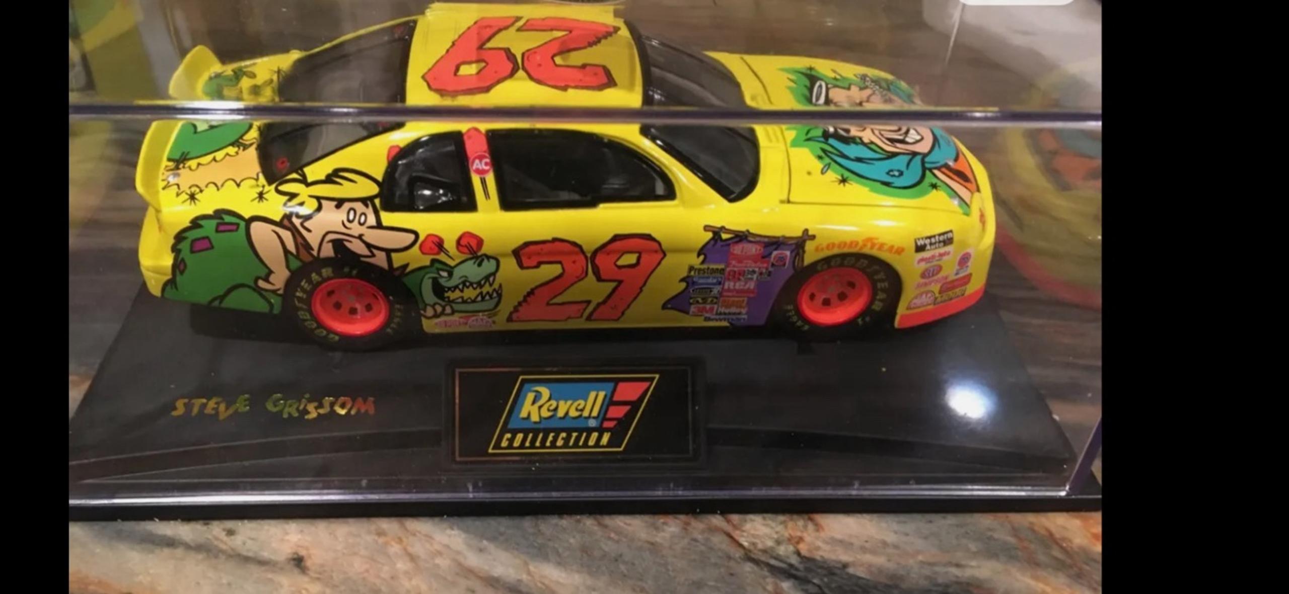 Cartoon Network 1:24 Scale Flintstones