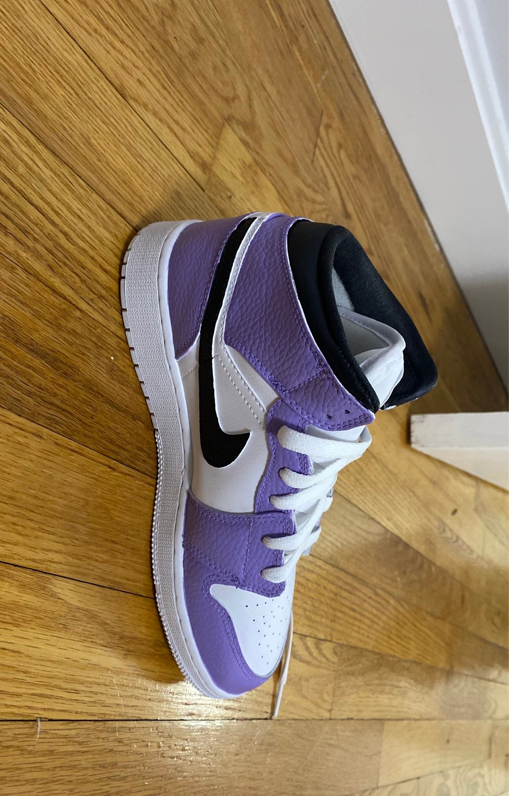 Air Jordan 1 mid purple