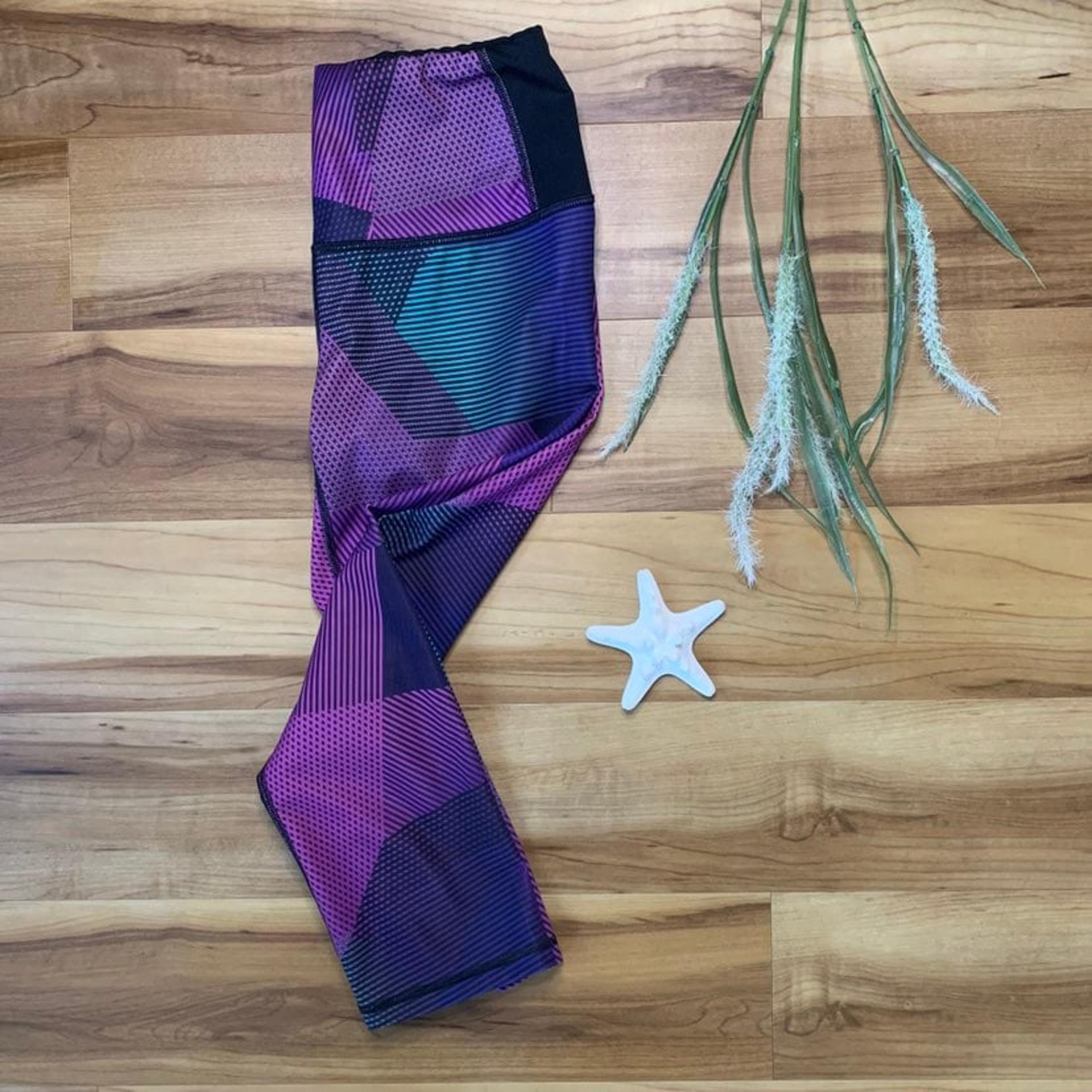 Lucy High-Waist Cropped Leggings