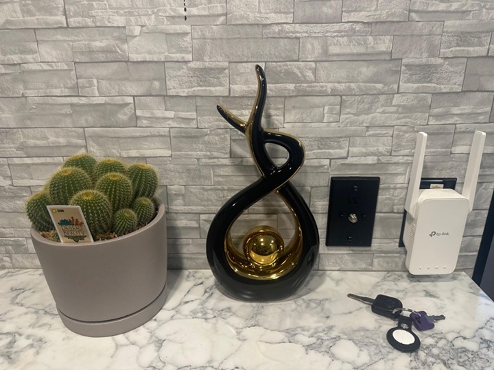 Home Decor Modern Abstract Art Ceramic Statue Table Decor