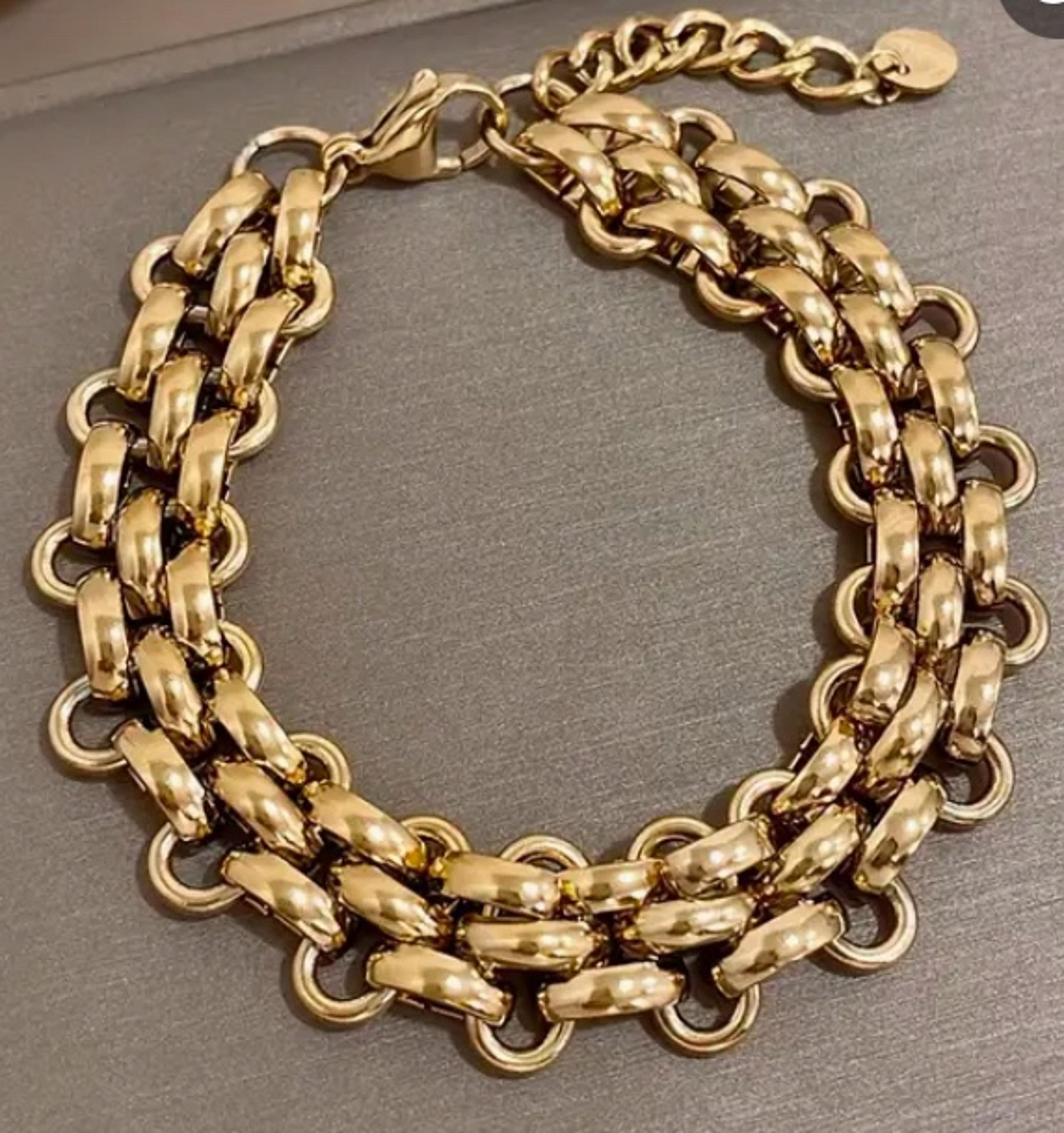 Chunky stainless steel gold Bracelet NWT