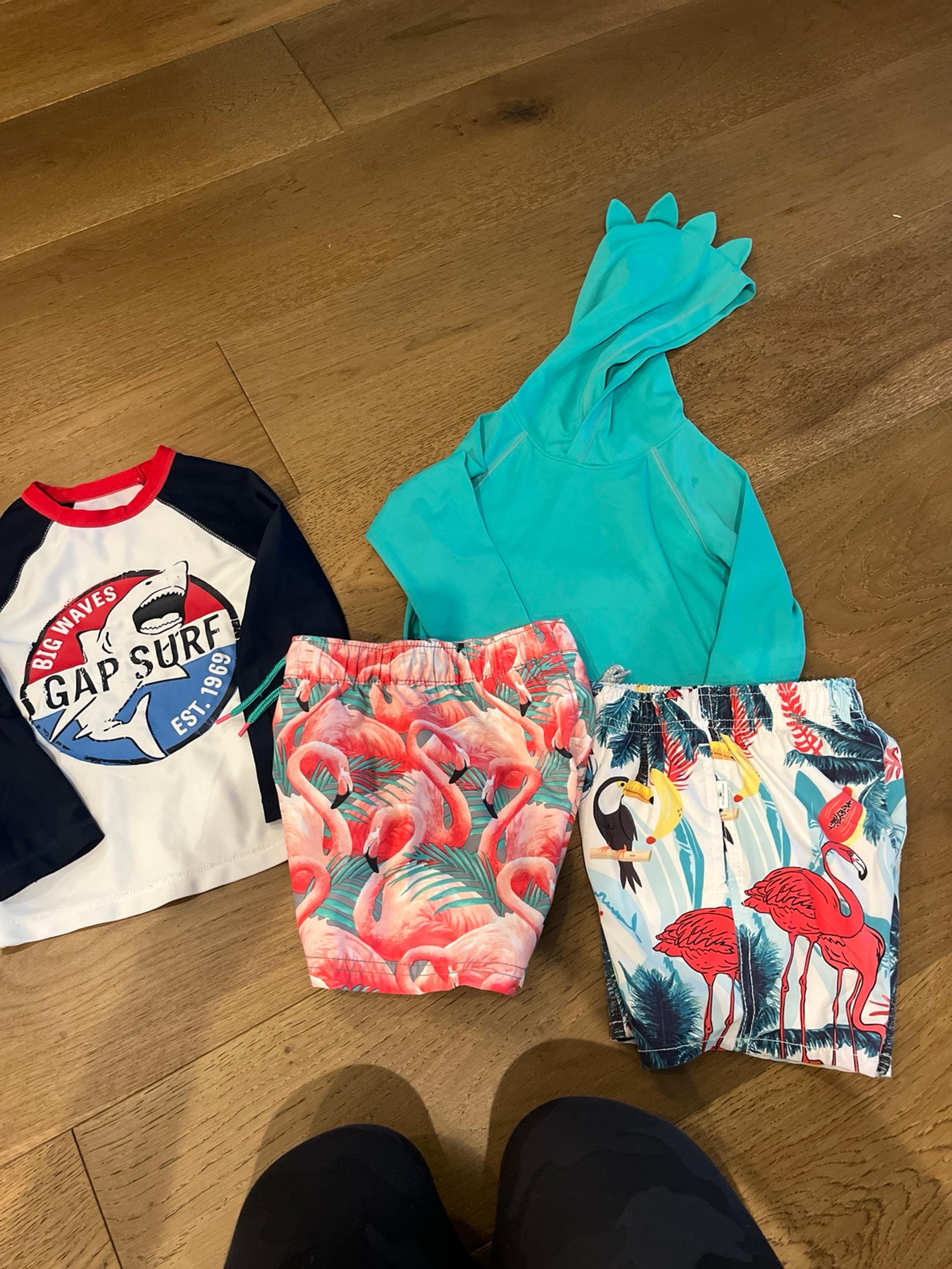 2T swim trunks/rash guards - Gap