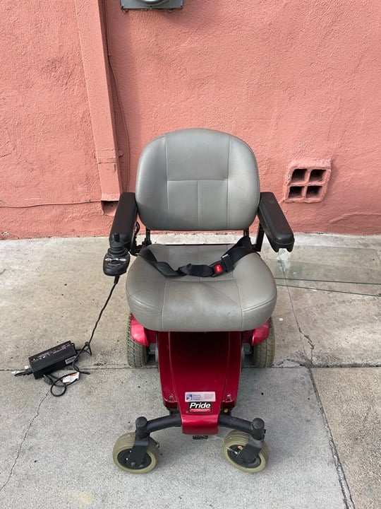 Motor wheelchair