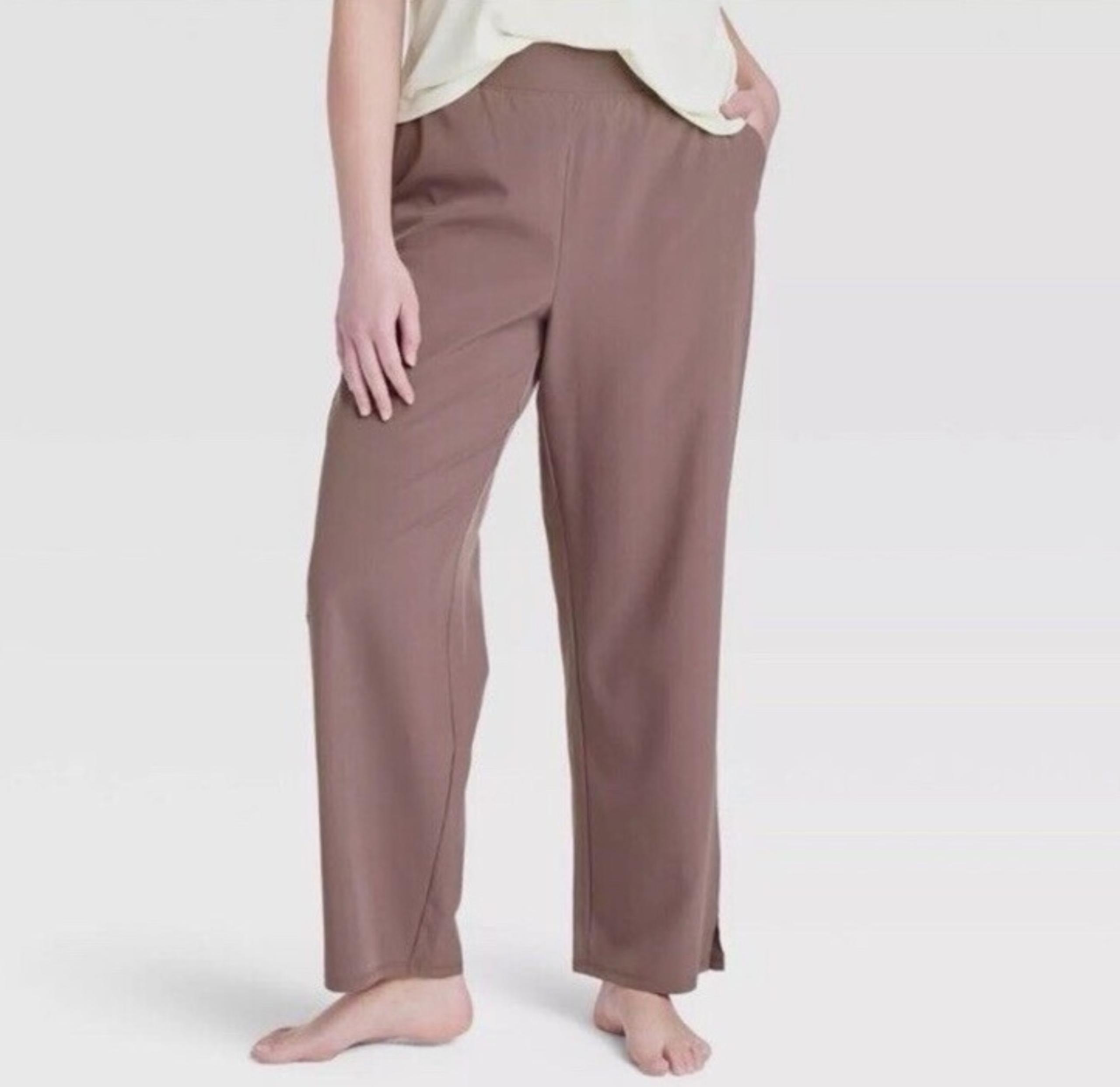 Women’s Woven High Rise Straight Leg Pants All In Motion
NWT