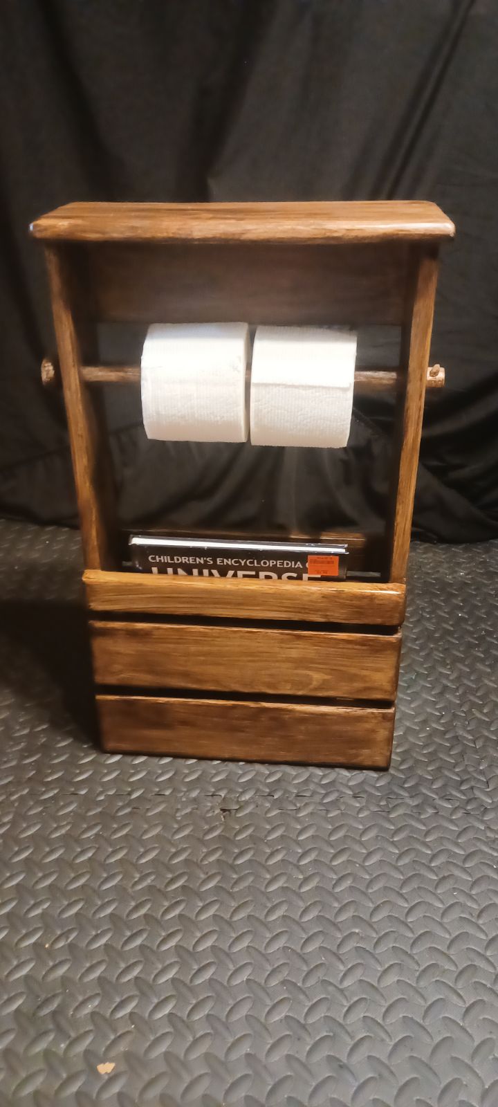 Bathroom tissue holder w/ magazine rack
