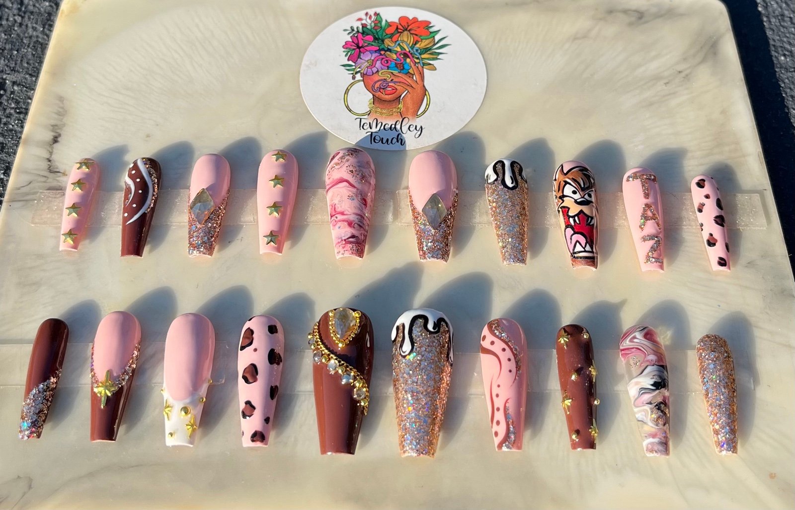 Taz press on nails