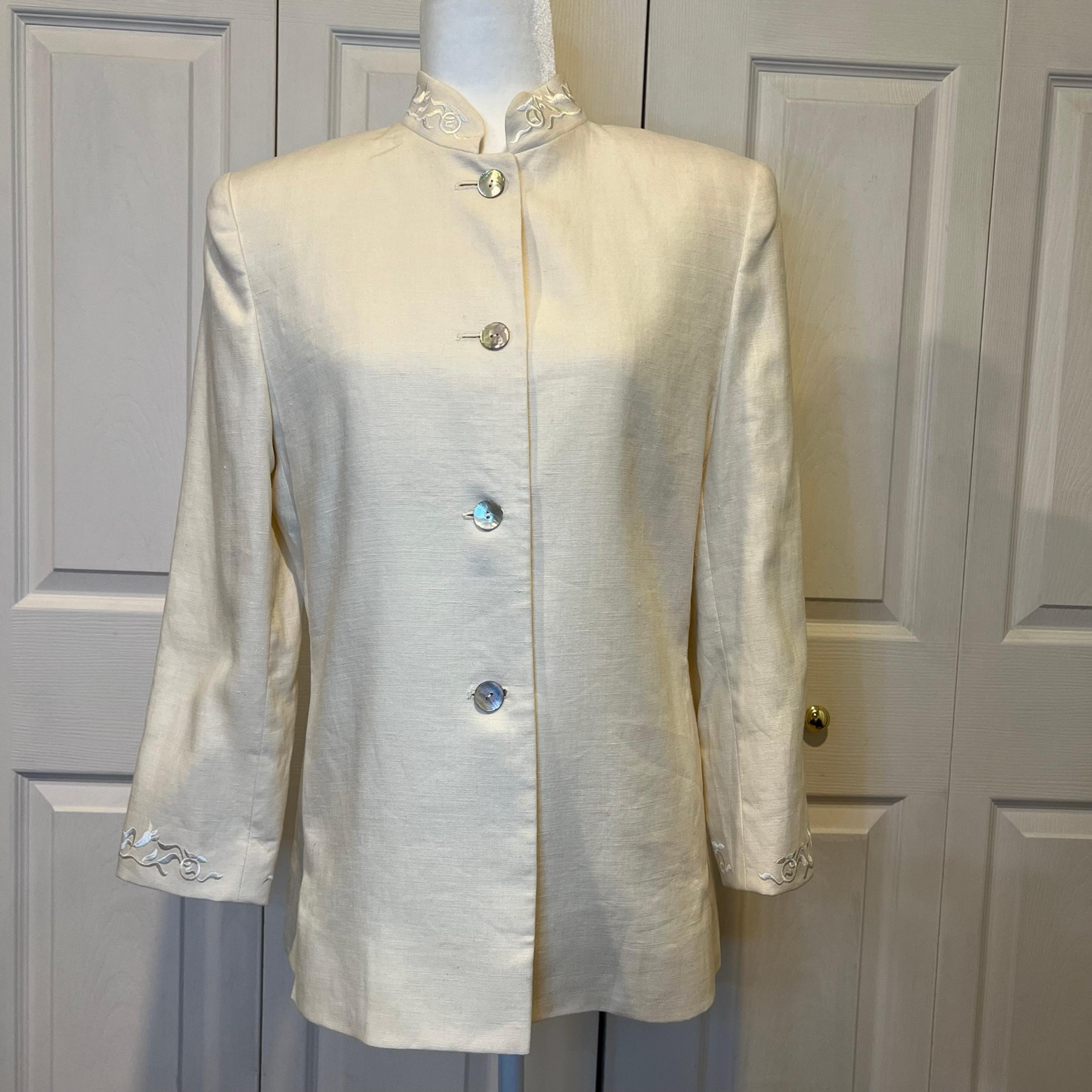 ⭐️⭐️⭐️ Lord & Taylor Petites Off White / Cream Line Blazer - 8 Petite