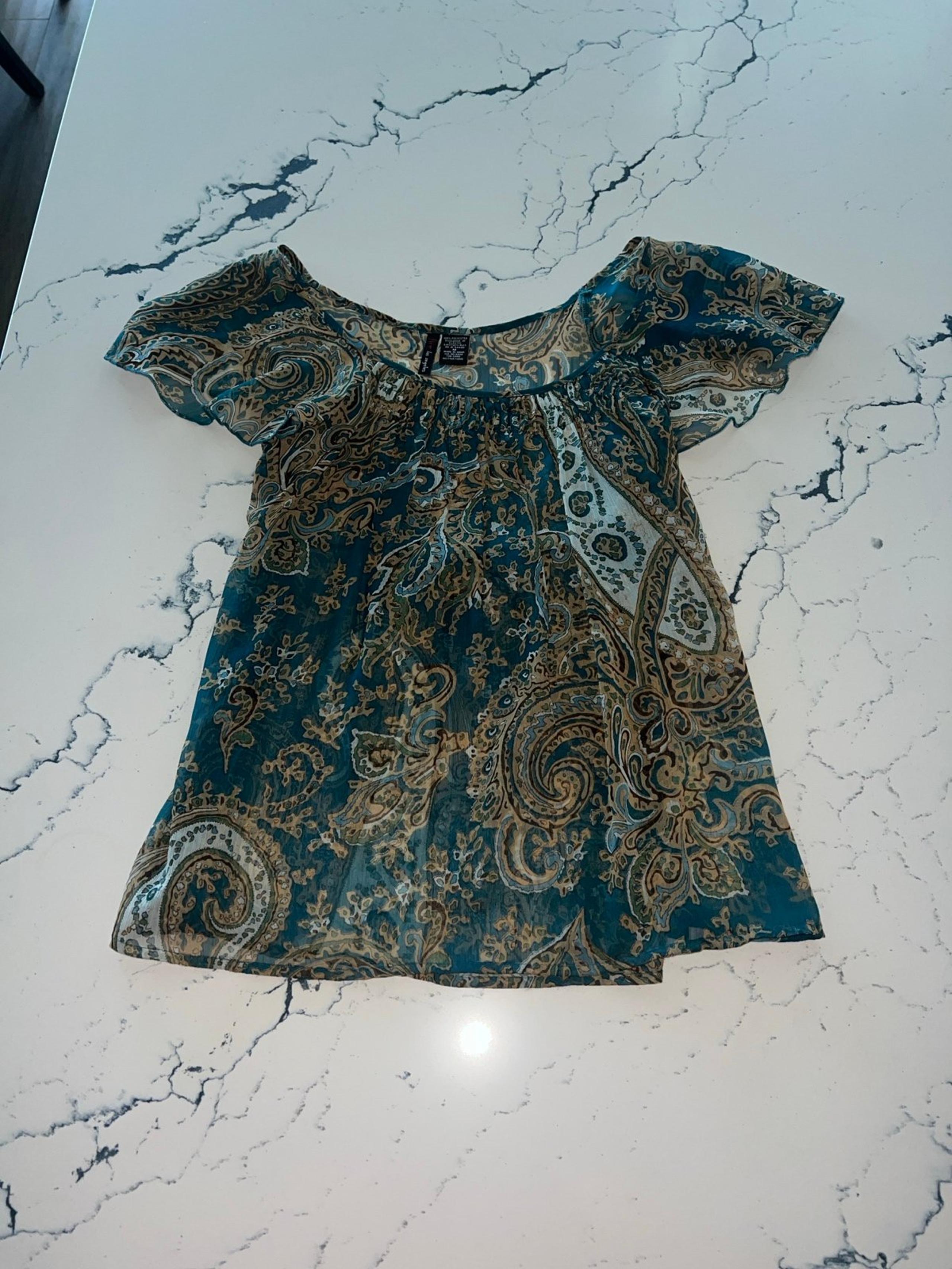 Blouse Fire paisley print size medium sheer ruffled sleeve boho