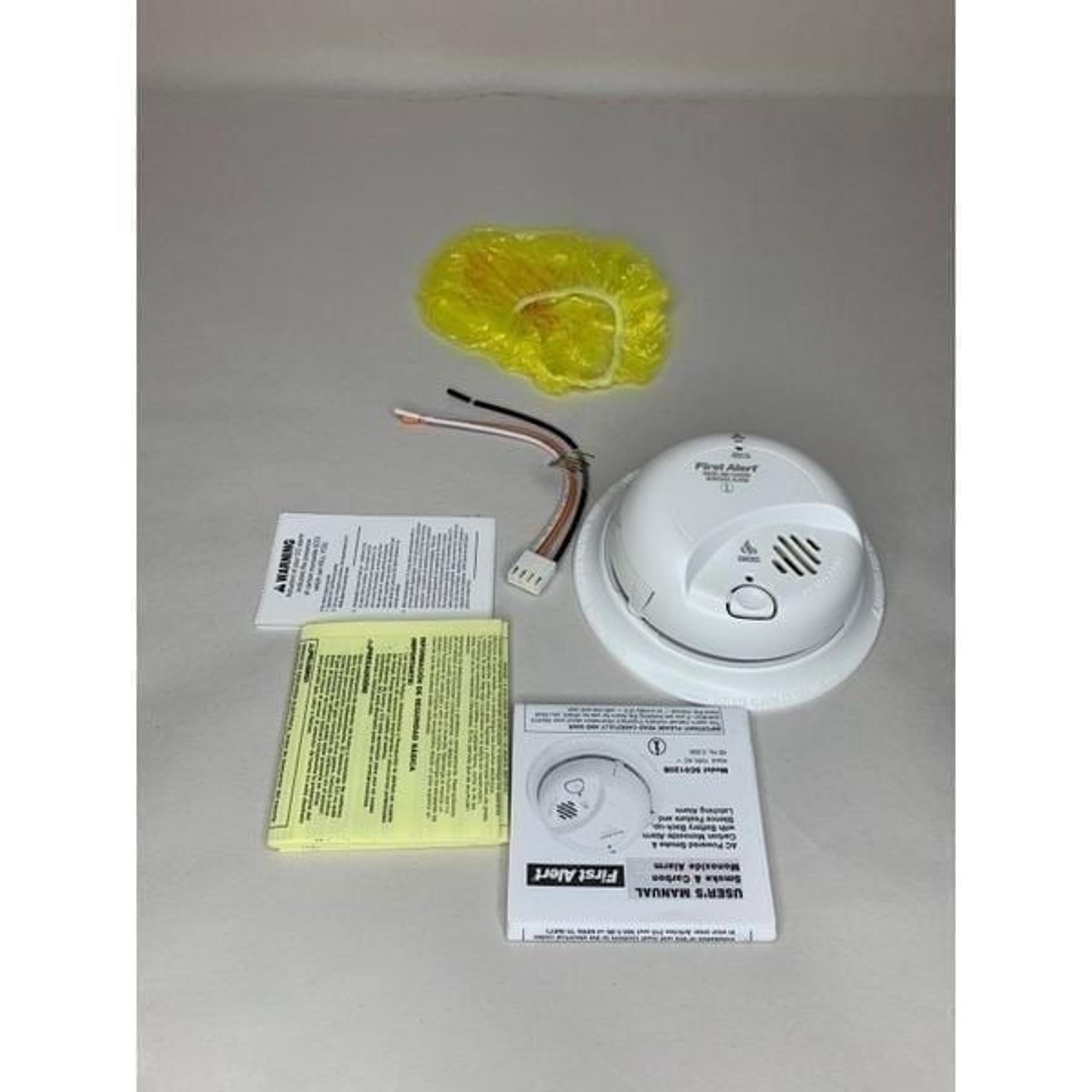 BRK First Alert Hardwired Smoke Alarm w Battery Backup 9120BFF UN2911 New in Box