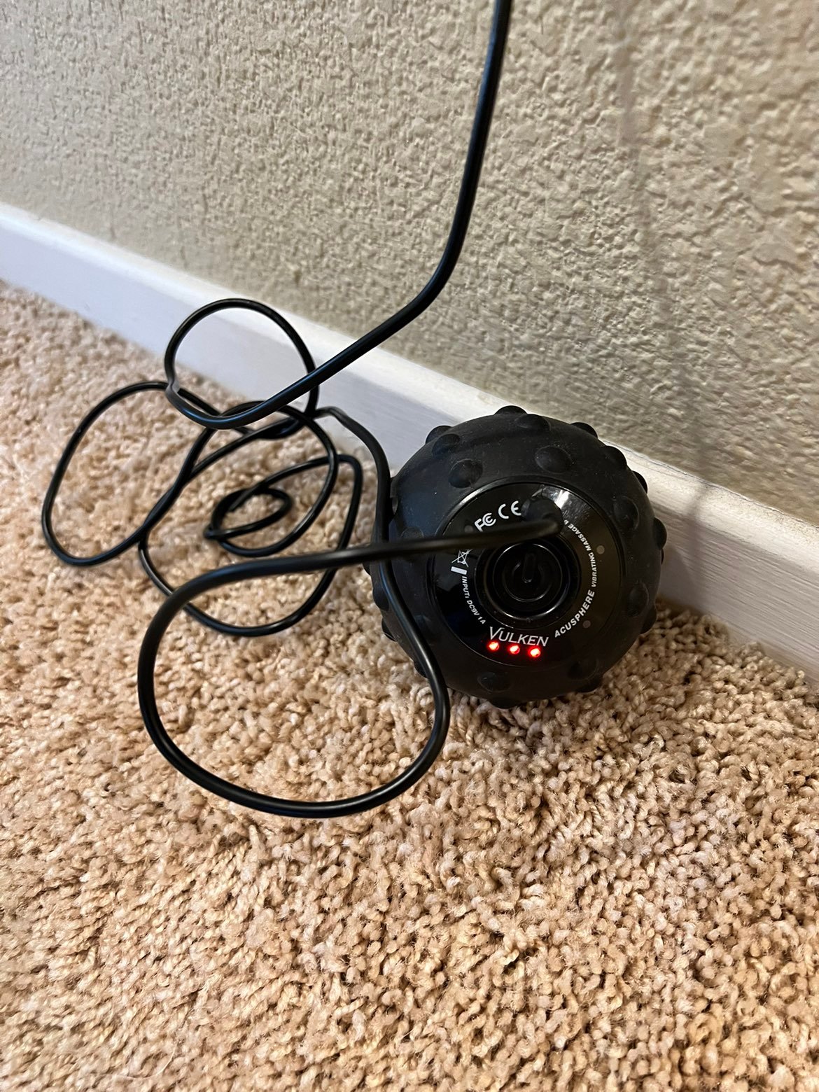 Vibrating massage ball