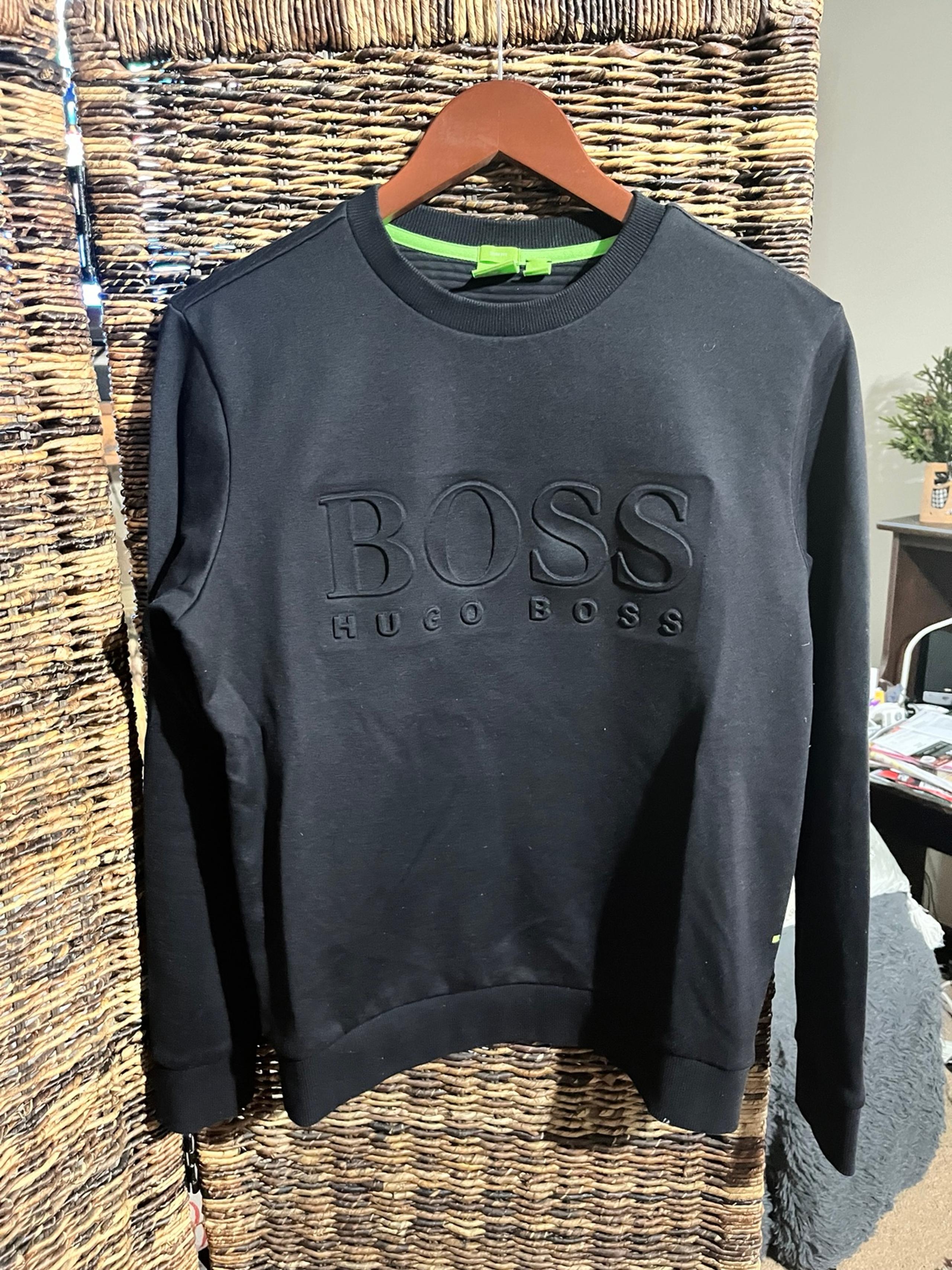NWOT’s Hugo Boss Crewneck Sweatshirt Slim Fit Men’s Size Medium