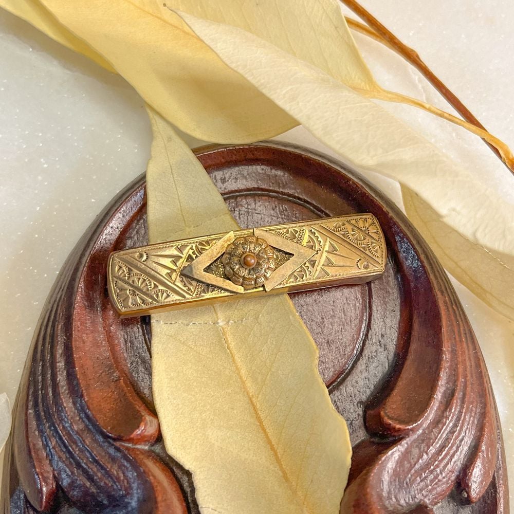 Engraved Antique Brooch With Flower Detail