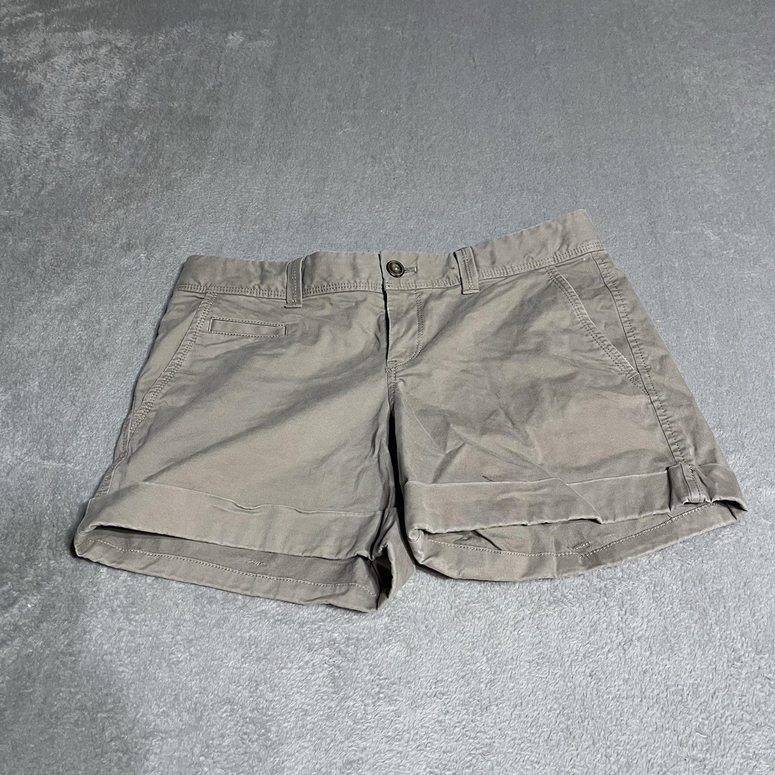 Y2k Old Navy Perfect 5" Shorts Womens 6 Low Rise Cuffed Khakis Preppy