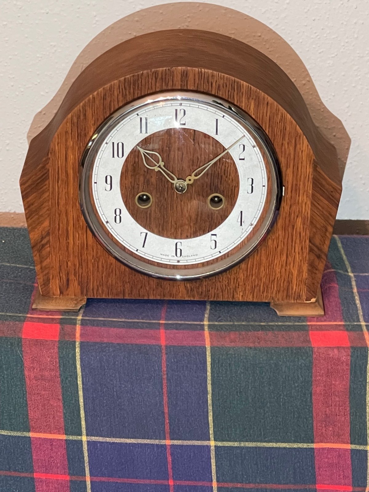 Antique mantle clock