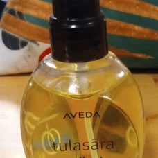 Tulasara Radiant Oleation Oill