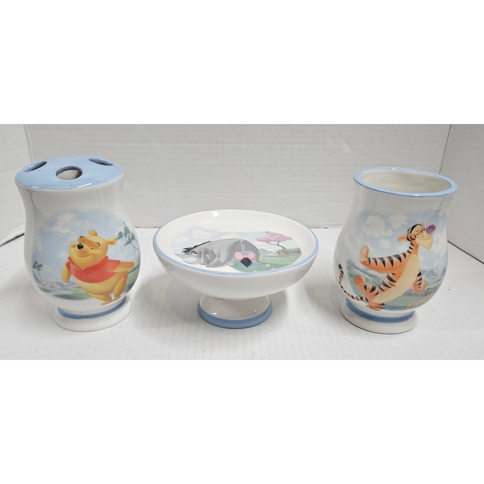 Hand-Painted Disney Winnie the Pooh Tigger Eeyore Ceramic 3-Piece Bathroom Set