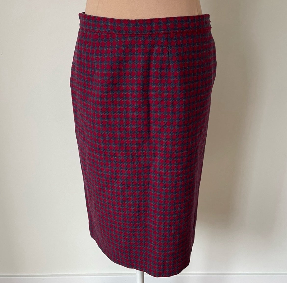Pendleton Vintage Red Blue Houndstooth Straight Virgin Wool Skirt USA EUC Sz 10