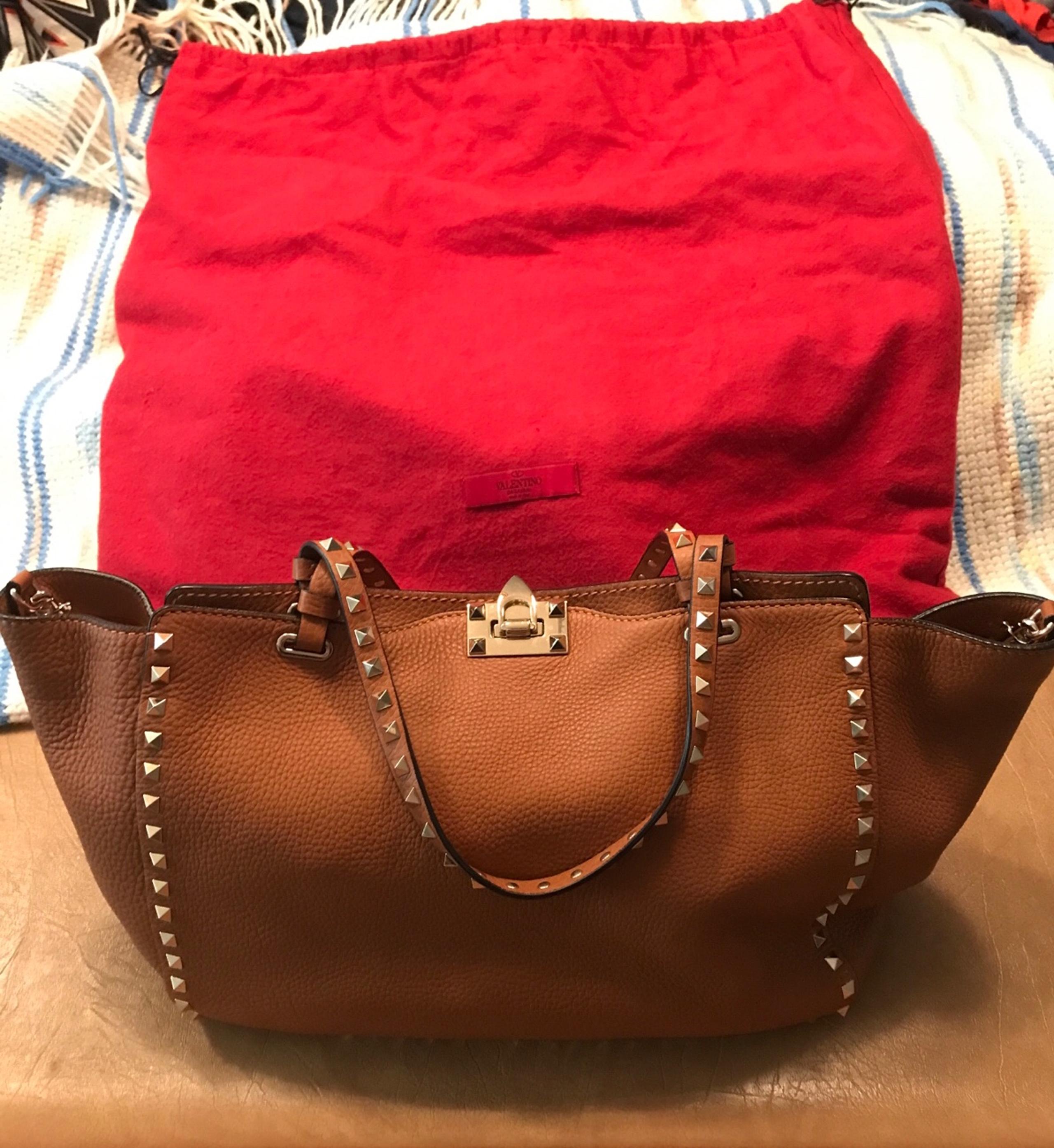 Stunning Valentino Garavani rock stud leather crossbody bag, never used.