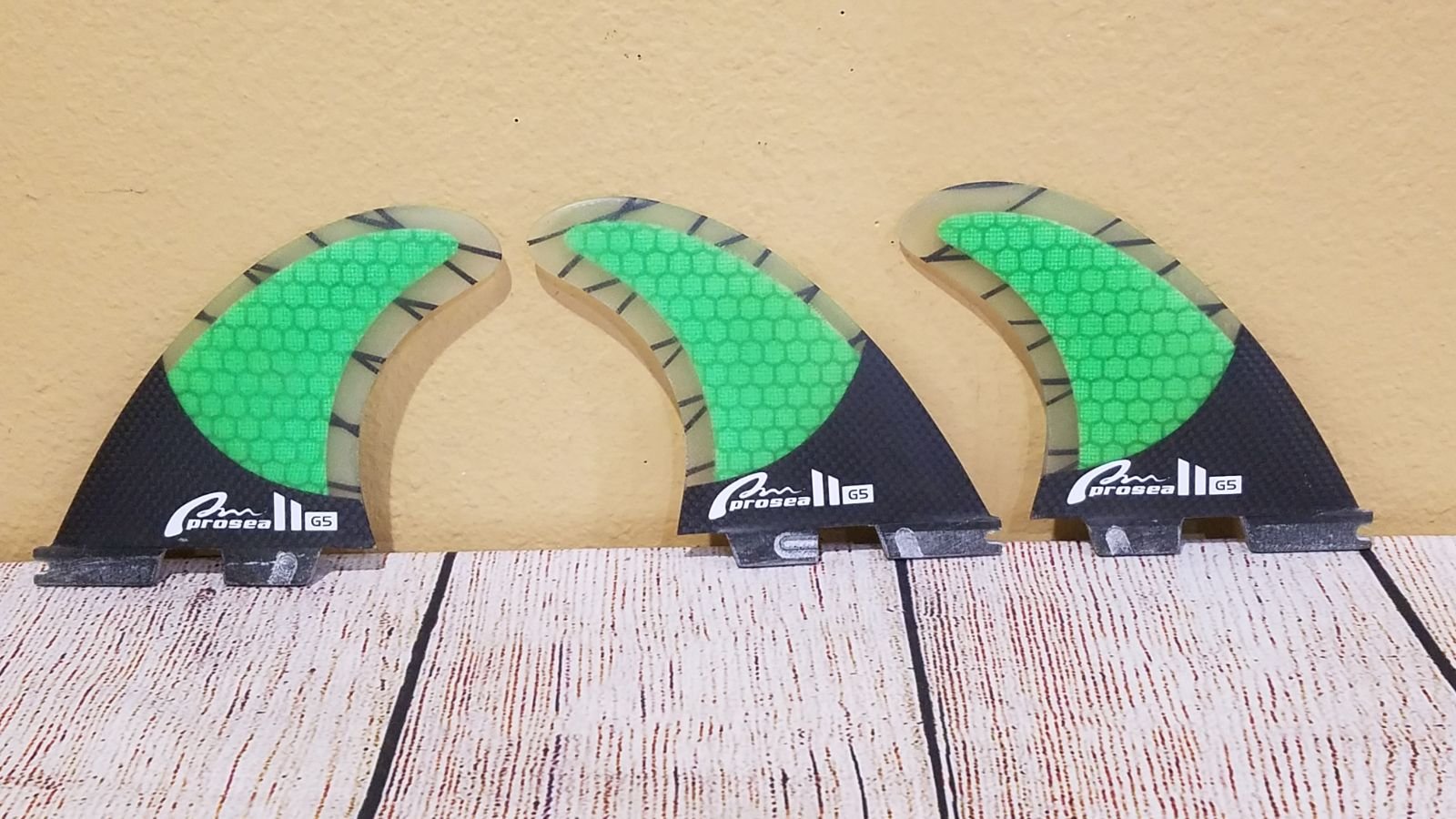 PROSEA SURFBOARD SURF BOARD FINS SET HONEY COMB CORE