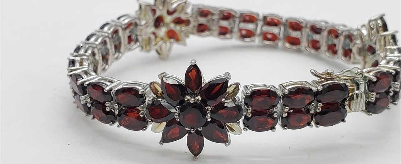 Vtg, Gemstone Garnet Floral Bracelet, Stamped .925 Sterling Silver, 7.5 inches