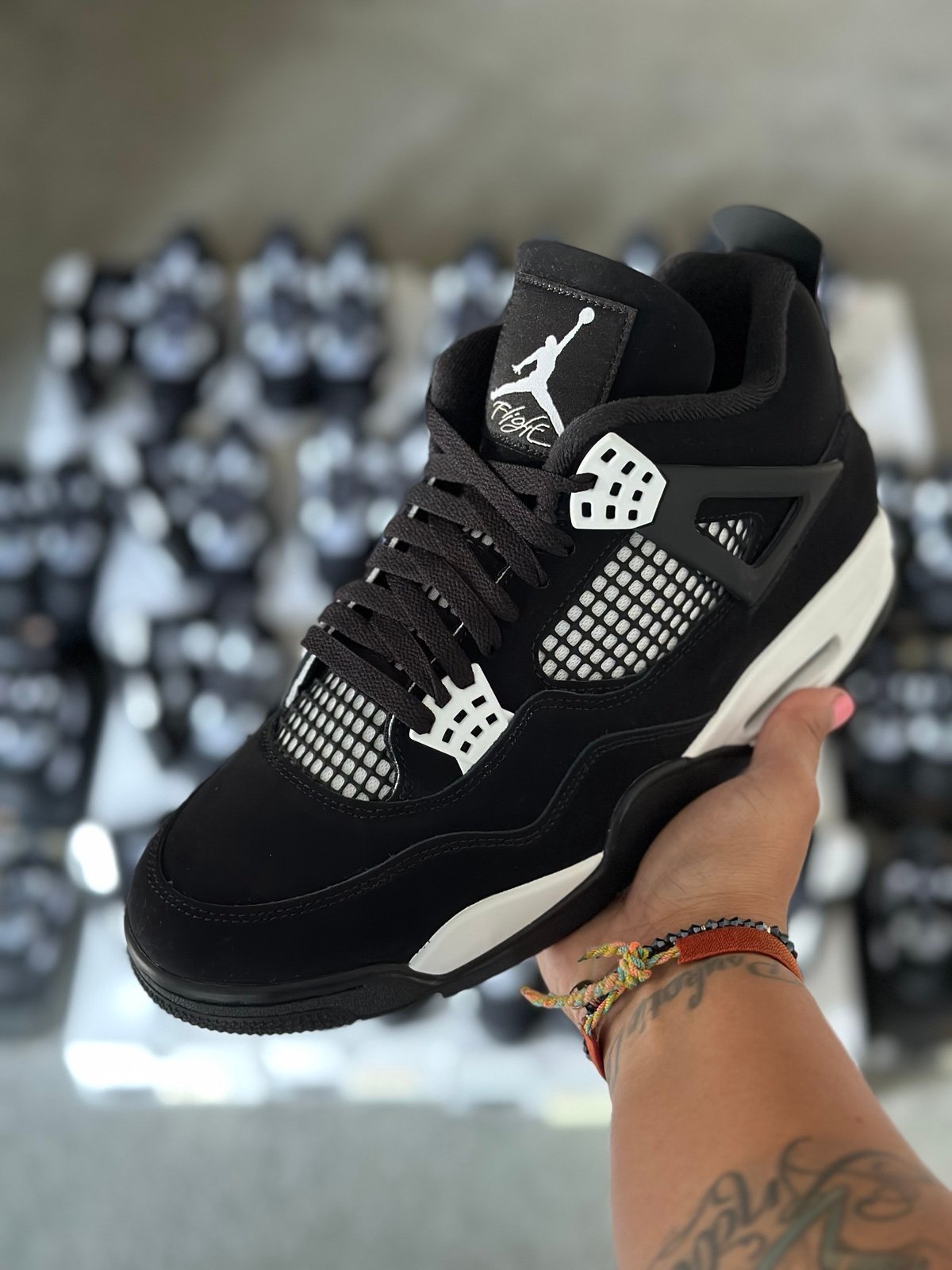 Jordan 4 white thunder