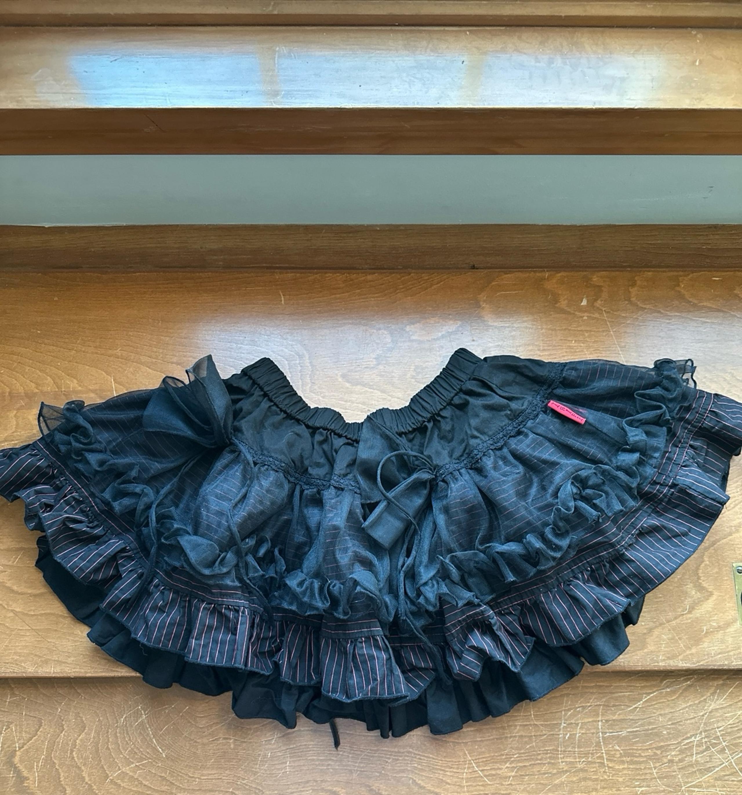 Vintage Y2K layered ruffle mini Tripp NYC skirt
