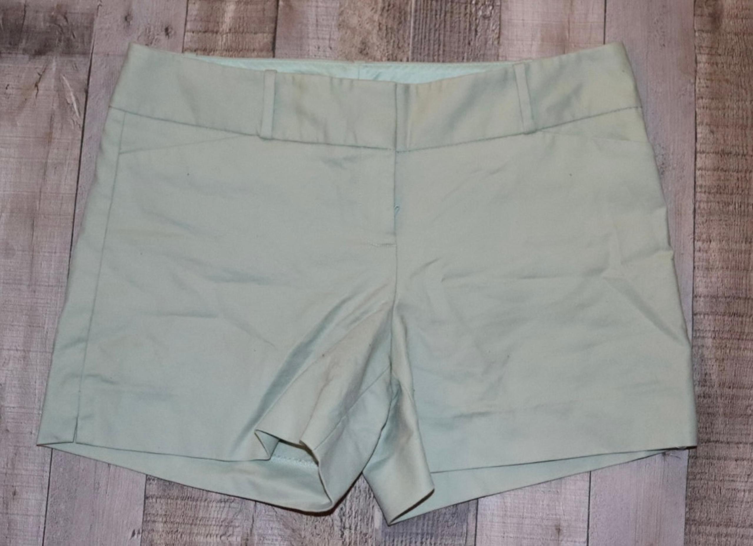 Limited Shorts - mint - size 10