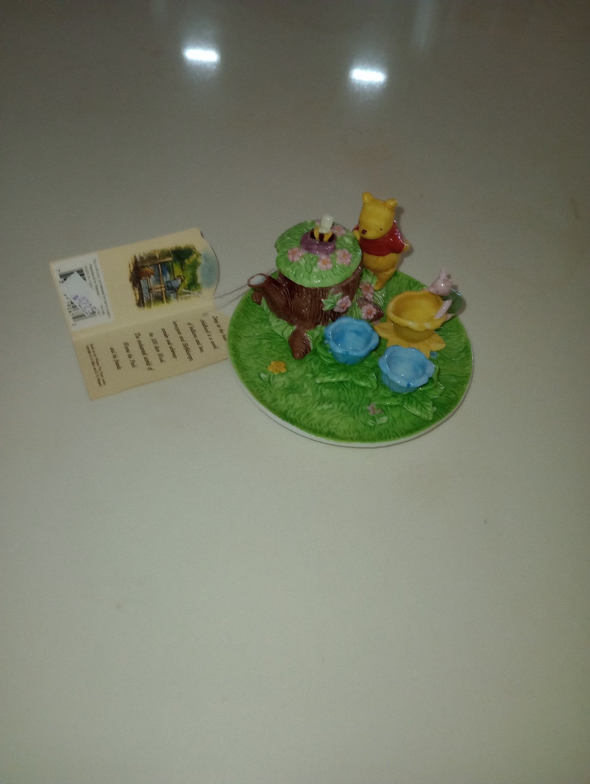 Winnie the pooh figurines mini tea set