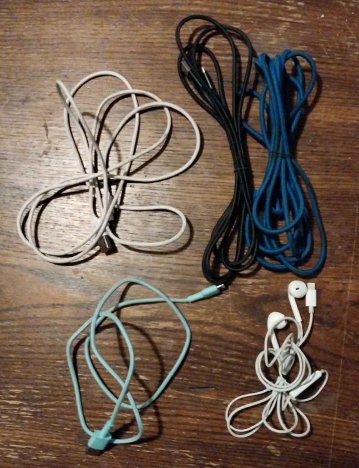 4* USED Apple IPhone Charging cords & 1 head phone