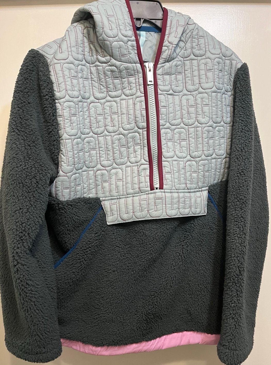 UGG Women’s Iggy Sherpa Half Zip Pullover Size M