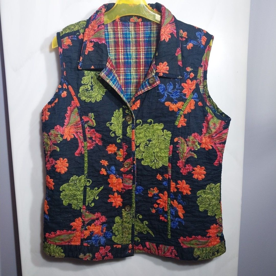 Vintage Women’s Quilted Vest Sz M/L Homemade Reversible Colorful Floral Plaid