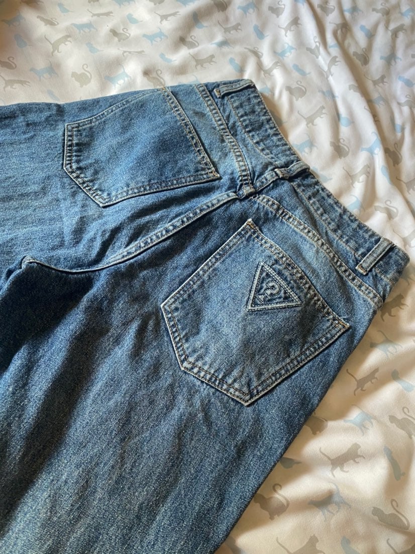 RARE High Rise GUESS Mom Jeans