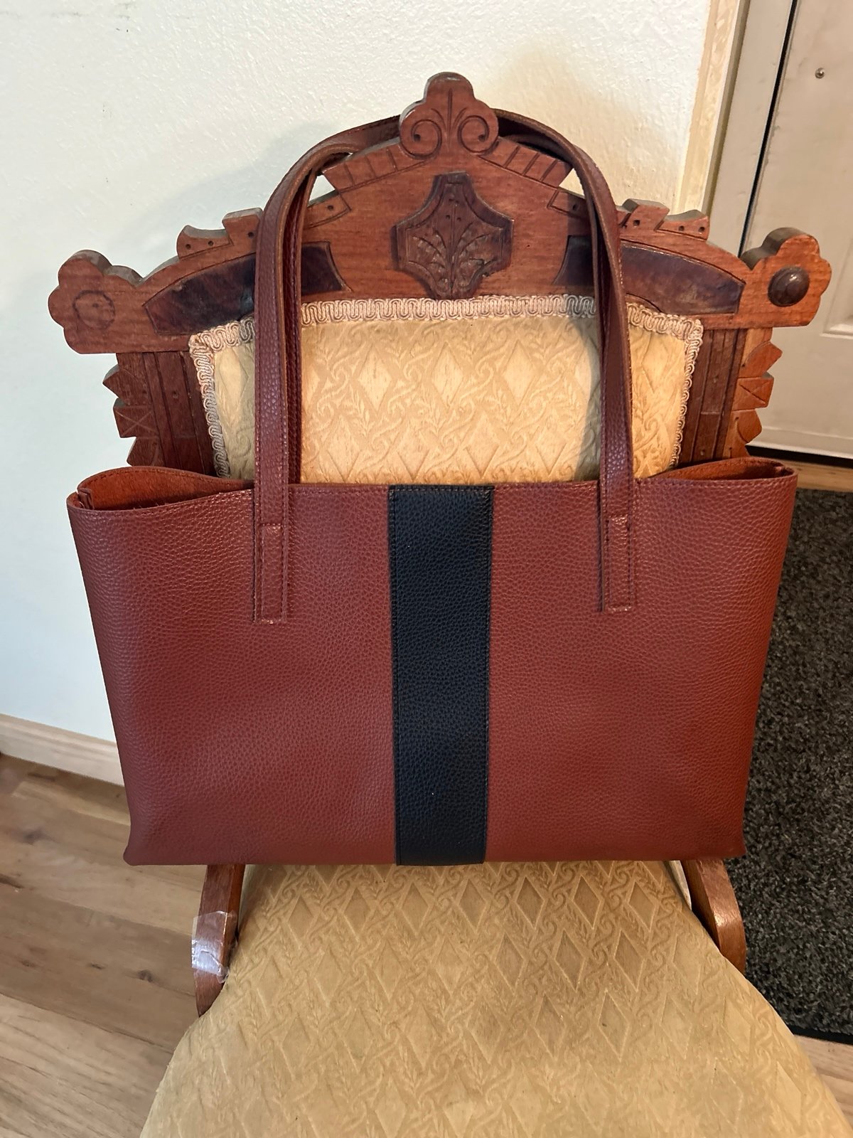 Tote Vicente Camuto Leather Tote