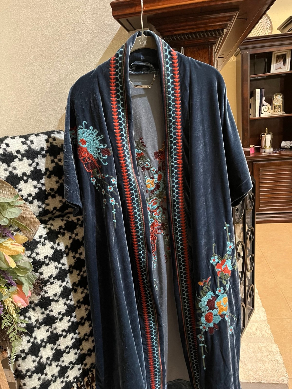 Paparazzi Velvet Duster