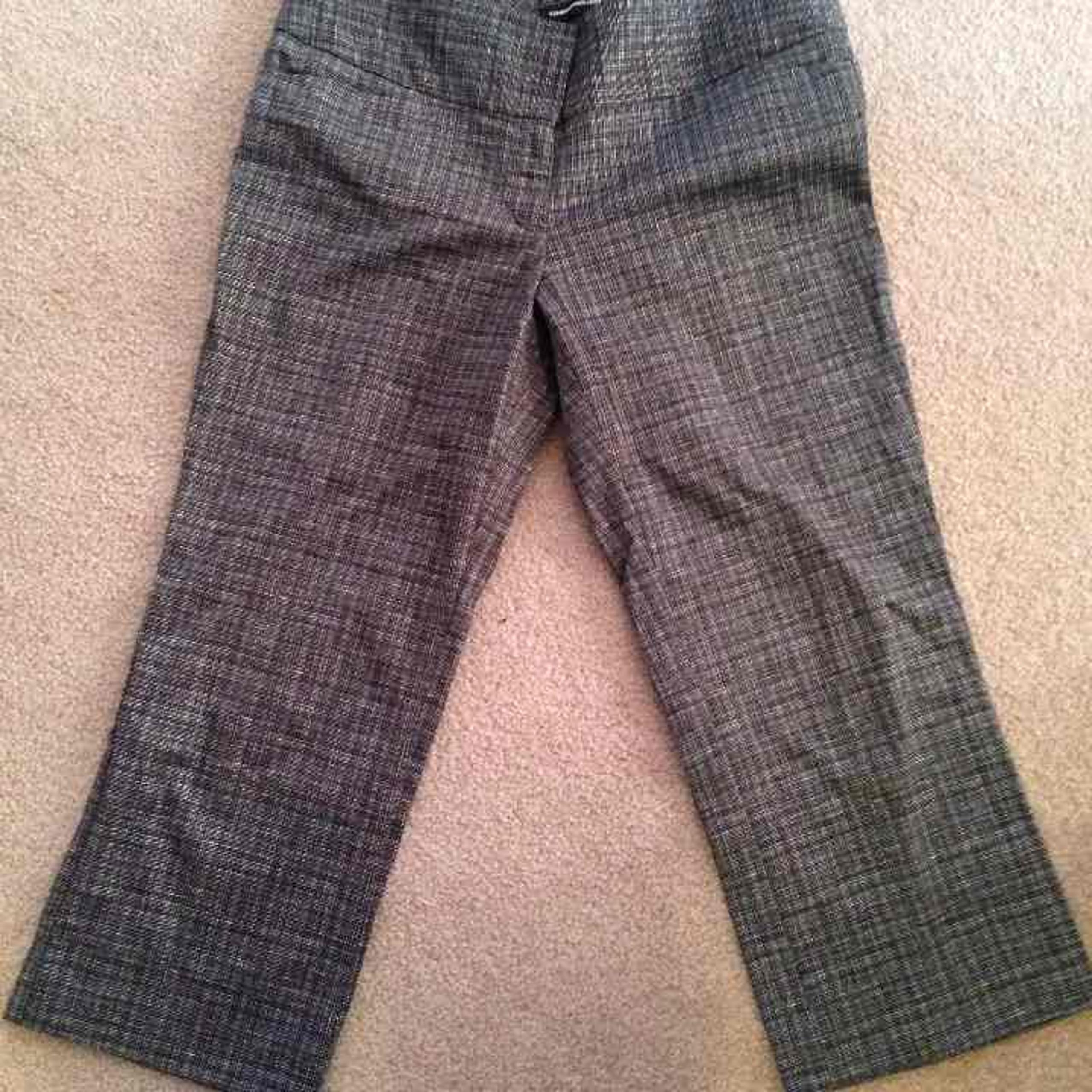 Express Capri pants