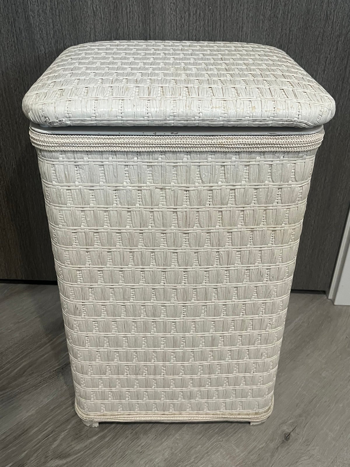 Wicker hamper