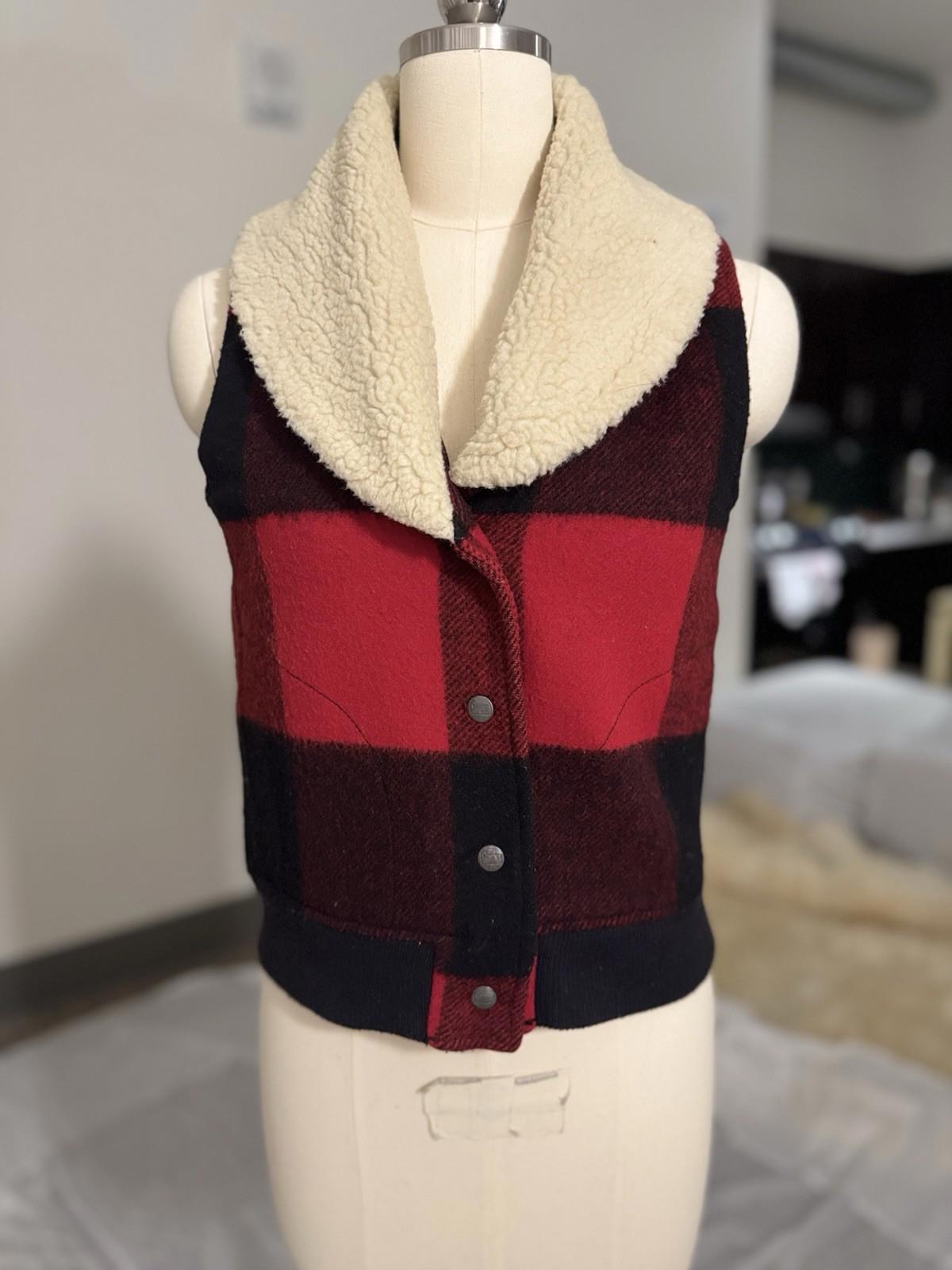 Woolrich Womens Wool Red/Black Plaid Sherpa Collar Lined Vest XS