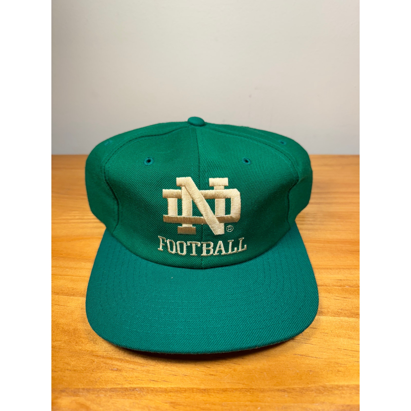 NEW RARE Deadstock VTG 1990s Notre Dame NCAA Champion Hat - Green/Gold
