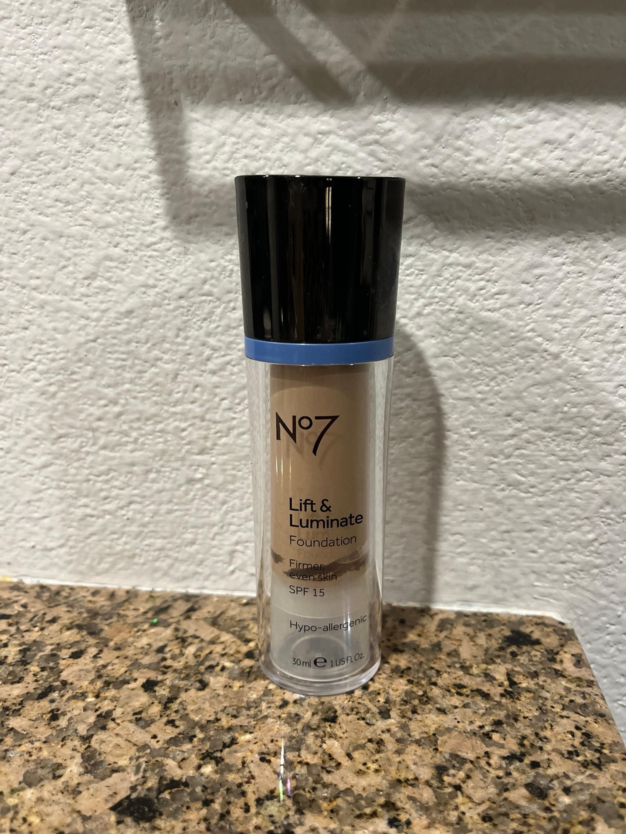 Foundation No 7 Warm Ivory Lift & Luminate