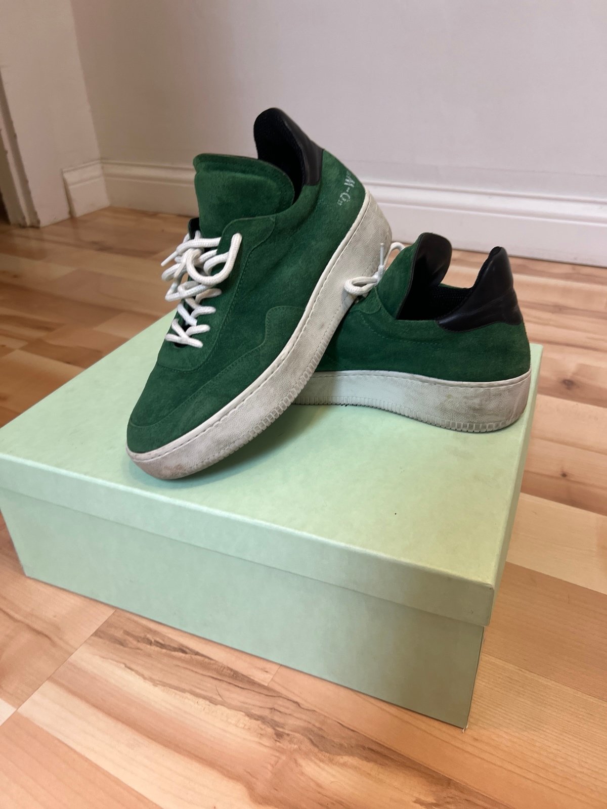 Off-white green suede meadow sneakers