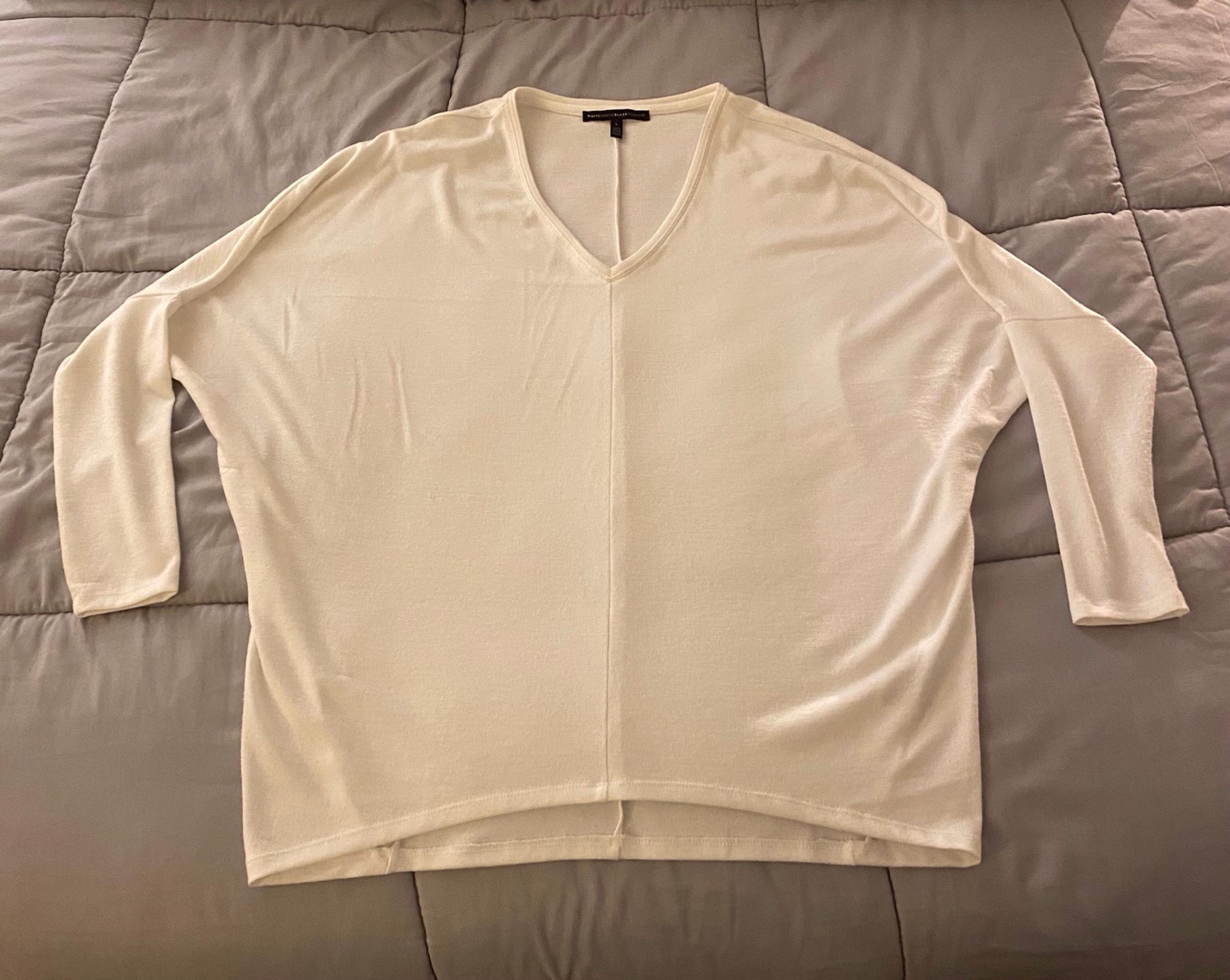 White House Black Market White Loose fit 3/4 light sweater V neck Back Seam XL