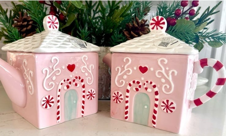 2–Lang Pink Candy Cane & Heart Decorated Gingerbread House Tea Pots NEW