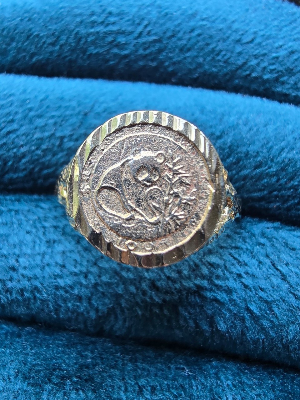 10k Solid Gold Vintage Panda Coin Copy Ring from 1980's 2.1g (Size 7.5)