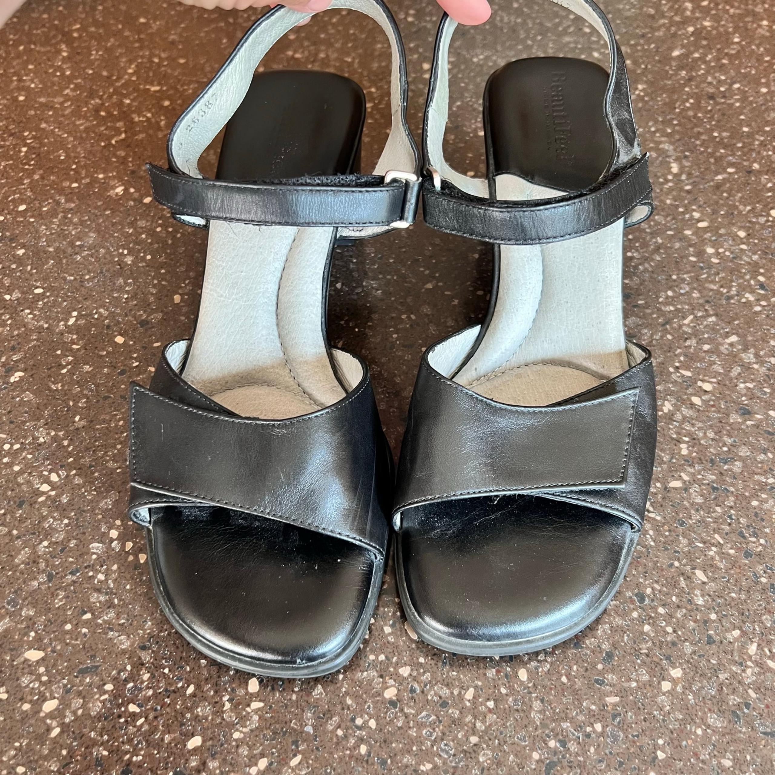 BEAUTIFEEL BLACK LEATHER ANKLE STRAP SANDALS SHOES HEELS WOMENS SZ 8.5 9 EU 40